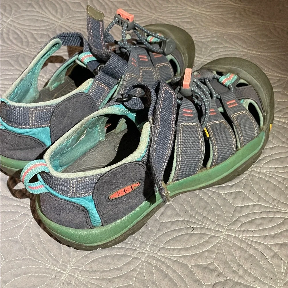 Women Keen Sandals size 6 - Picture 2 of 3